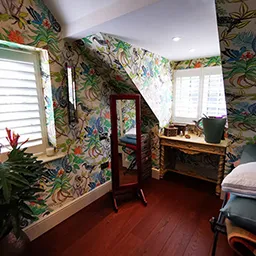 tropical wallpaper in room